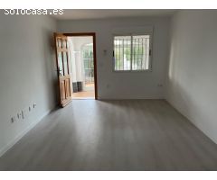 ¡Oportunidad Única! Encantador Bungalow en Torrevieja con Vistas a la Naturaleza y Sa