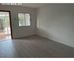 ¡Oportunidad Única! Encantador Bungalow en Torrevieja con Vistas a la Naturaleza y Sa
