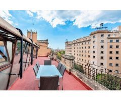 Ático exclusivo con terraza impresionante y parking en Via Roma, Palma
