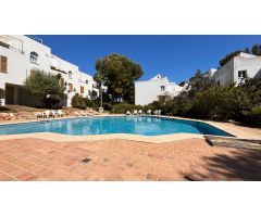 Adosado en Sol de Mallorca con magnífica piscina y solárium