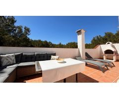 Adosado en Sol de Mallorca con magnífica piscina y solárium