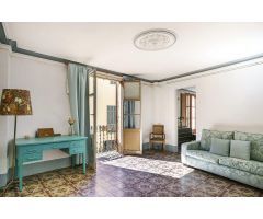 Amplio piso con carácter mallorquín en el centro de Palma