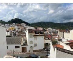 Casa de Pueblo en Venta en Villalmóndar, Málaga
