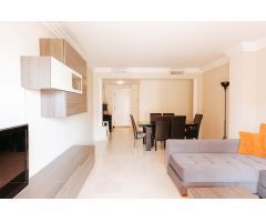 Soleado apartamento en venta en Benahavís