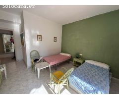 Amplia propiedad con excelente ubicación y terraza