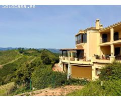 Refugio de Lujo con Vistas Panorámicas y Comodidades Exclusivas