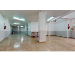 LOCAL COMERCIAL EN DOS ALTURAS MUY CERCA DE PLAZA MADRID