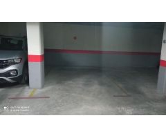 PLAZA DE GARAJE CENTRICA CON ESPACIO PARA COCHE, MOTO, BICICLETA.... TOOOODOOO TE CABE!!!!
