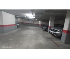 PLAZA DE GARAJE CENTRICA CON ESPACIO PARA COCHE, MOTO, BICICLETA.... TOOOODOOO TE CABE!!!!