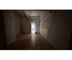 Local comercial en Alquiler en Tortosa, Tarragona