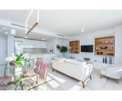 FUENGIROLA, CARVAJAL - PISO DE LUJO 4 DORMITORIOS CON TERRAZA GARAJE TRASTERO