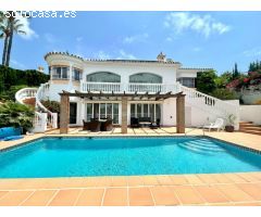 MARAVILLOSA VILLA INDEPENDIENTE A 900M DE LA PLAYA. PARA LOS AMANTES DEL SOL Y EL GOLF