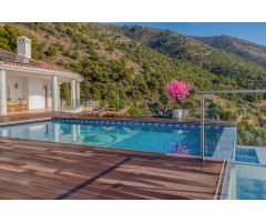 Mijas - Villa, 5 Dormitorios, Piscina, Terraza, Jardín, Garaje