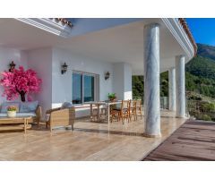 Mijas - Villa, 5 Dormitorios, Piscina, Terraza, Jardín, Garaje