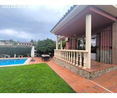 Sierrezuela - Villa 4 Dormitorios Garaje y Piscina Privada