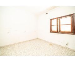 Solar de 466m2 con dos plantas bajas de techo libre