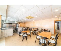 Local Comercial con terraza cerca del mar en el Puerto de Alcudia