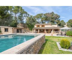 Finca rústica de diseño con piscina
