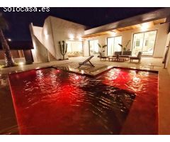 Chalet en Venta en Benijófar, Alicante