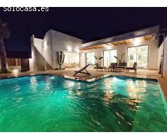Chalet en Venta en Benijófar, Alicante