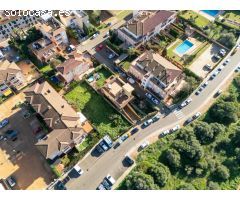 Solar urbano con proyecto y licencia de construcción para cuatro viviendas
