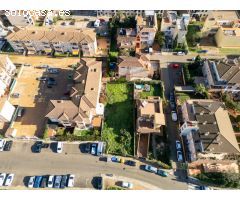 Solar urbano con proyecto y licencia de construcción para cuatro viviendas