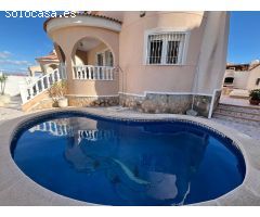 Chalet en Venta en Rojales, Alicante