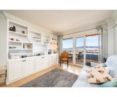 Piso de tres habitaciones, balcón y plaza de parking en Nou Llevant