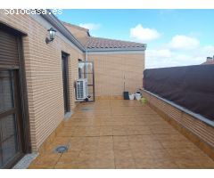 PRECIOSO ATICO CON TERRAZA DE 20 M2 EN YUNCLER