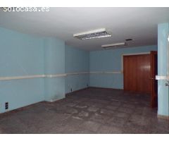 Local con Altillo en Zona de Alto Tráfico: ¡Ideal para tu Negocio!