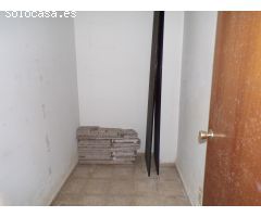 Local con Altillo en Zona de Alto Tráfico: ¡Ideal para tu Negocio!