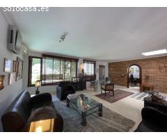 Exclusiva villa ubicada en el corazón de Nueva Andalucía, con excelentes vistas de la montaña de La