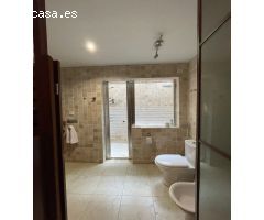Exclusiva villa ubicada en el corazón de Nueva Andalucía, con excelentes vistas de la montaña de La