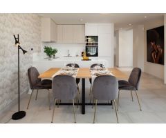 Residencial situado en la conocida y prestigiosa zona de El Campanario.