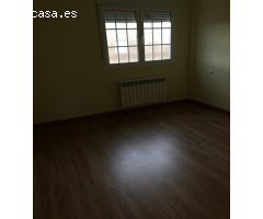 Adosado en Venta en Carracedelo, León