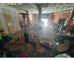 ESQUINA COMERCIAL DE 18 M. ESCAPARATE, FRENTE A POVISA. CARENCIA 18 MESES.