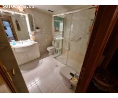 SE VENDE  PISO AMUEBLADO, 132 M2 EN LA BAÑEZA, 3 HAB., 2 BAÑOS, TERRAZA, ASCENSOR.,