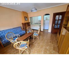 SE VENDE APARTAMENTO, 50 M2, COCINA-SALÓN, 2 HAB.,BAÑO, TERRAZA, CALEFACCIÓN.