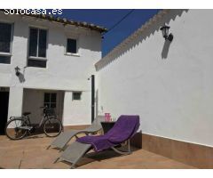 SE VENDE CASA DE DOS PLANTAS EN VALENCIA DE DON JUAN, COCINA, SALÓN, 3 HAB., BAÑO, ASEO Y PATIO.