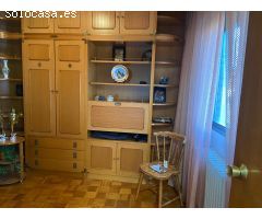 SE VENDE APARTAMENTO EN EL CENTRO DE VALENCIA DE DON JUAN, 60 M2, COCINA, SALÓN, 2 HAB., BAÑO.