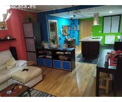 SE VENDE APARTAMENTO MUY LUMINOSO, COCINA AMERICANA, 3 HAB., 2 BAÑOS, ASCENSOR, GARAJE. PARA ENTRAR.