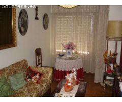 SE VENDE PISO AMUEBLADO EN EL CENTRO
