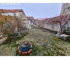 SE VENDE CASA DE DOS PLANTAS EN MATALLANA DE VALMADRIGAL.5 HAB., SALÓN, COCINA, 2 BAÑOS, PATIO.