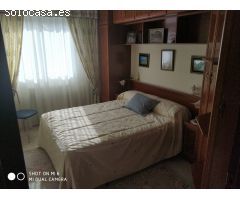 SE VENDE PISO CON EXCELENTES VISTAS AMUEBLADO Y EQUIPADO. 3 HAB., SALÓN, COCINA Y BAÑO.