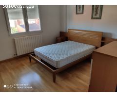SE VENDE CHALET ADOSADO EN VALENCIA DE DON JUAN, AMUEBLADO, COCINA, SALÓN, 3 HAB, 2 BAÑOS, PATIO.