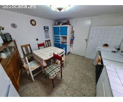 SE VENDE CASA EN PALAZUELO, 3 HAB., SALÓN, COCINA, 2 BAÑOS. PEQUEÑO PATIO
