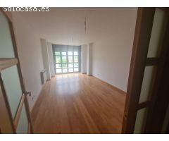 SE VENDE APARTAMENTO. COCINA CON TERRAZA Y DESPENSA, 2 HAB., BAÑO, ASCENSOR, GARAJE.