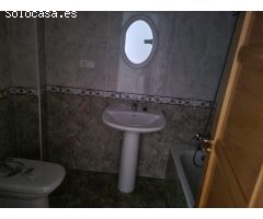 SE VENDE APARTAMENTO. COCINA CON TERRAZA Y DESPENSA, 2 HAB., BAÑO, ASCENSOR, GARAJE.