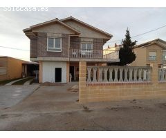 SE VENDE CASA EN VILLALOBAR, 2 PLANTAS, VIVIENDA EN PRIMERA PLANTA, PARCELA 400 M2, GARAJE 40 M2.