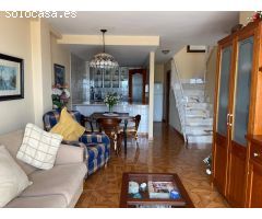 SE VENDE DÚPLEX AMUEBLADO. COCINA, SALÓN, 3 HAB., 2 BAÑOS, TRASTERO Y PLAZA DE GARAJE.